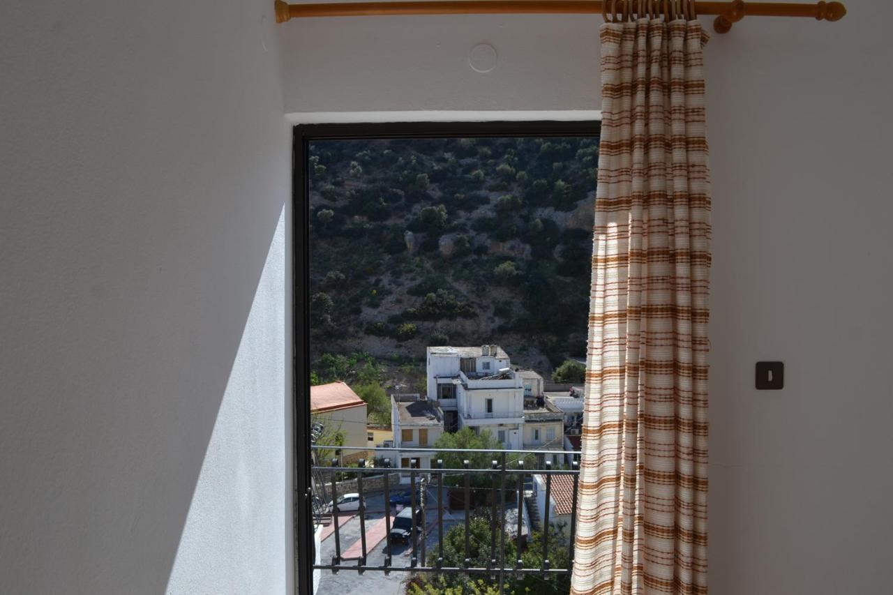 Argyro Studios And Apartments Agia Galini  Bagian luar foto